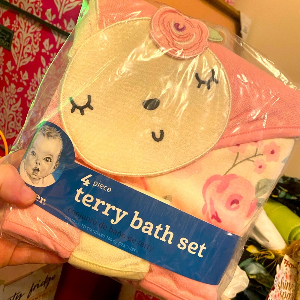 Cute Gerber bath set